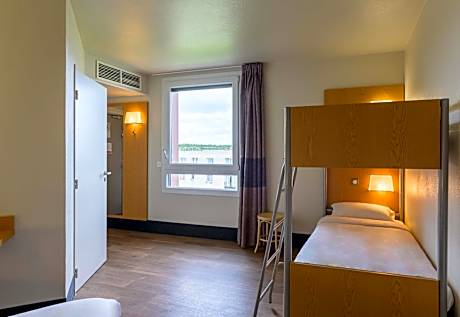 Classic Quadruple Room