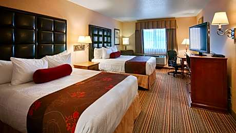 2 Queen Beds, Mobility Accessible, Roll In Shower, Non-Smoking, Full Breakfast