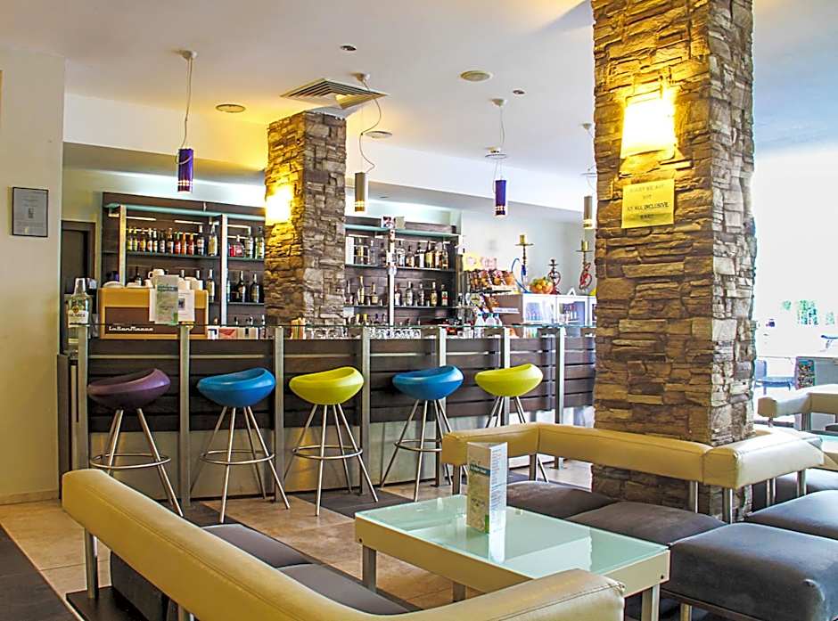 Smartline Meridian Hotel