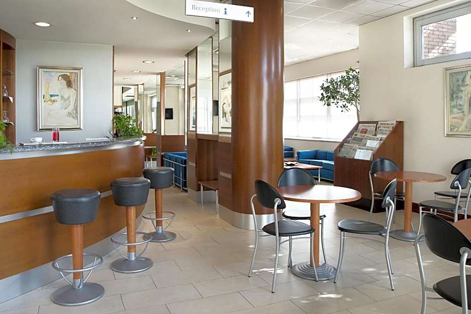 Hotel Re