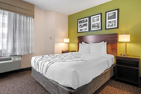 Deluxe King Room