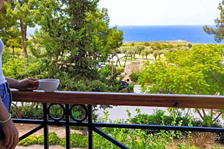 Korineum Golf & Beach Resort - Alojamientos en KYRENIA