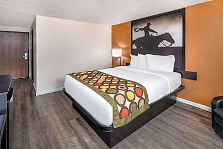 Deluxe Queen Room - Non-Smoking