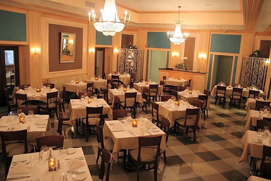 Ambassador Hotel Milwaukee, Trademark Collection by Wyndham