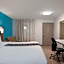 La Quinta Inn & Suites by Wyndham Oceanfront Daytona Beach
