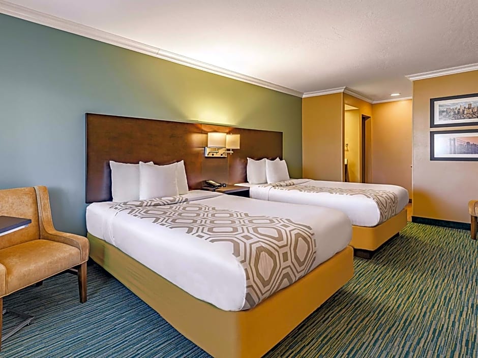 La Quinta Inn & Suites by Wyndham San Francisco Airport West