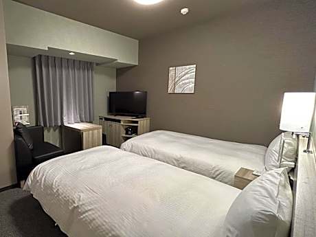 Twin Room - Non-Smoking