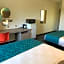 Howard Johnson by Wyndham Elk Grove Village/Chicago O'Hare