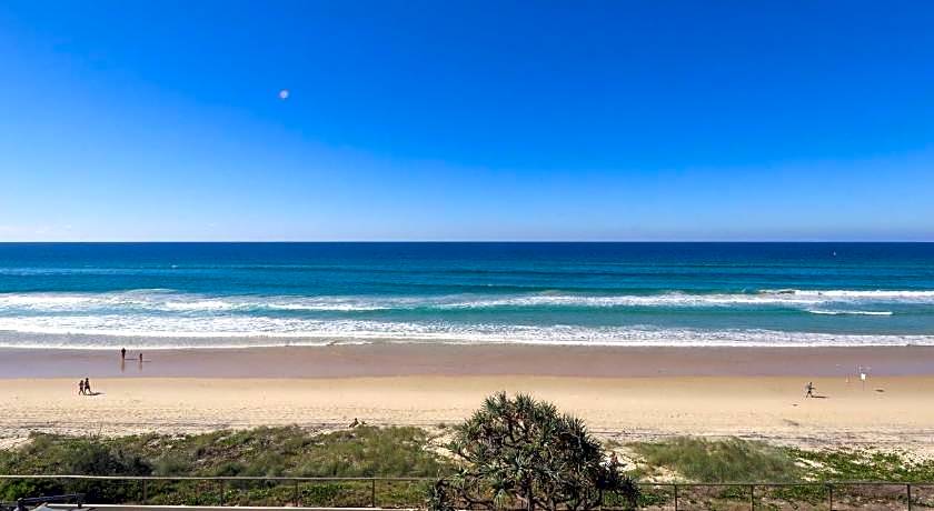 Beachside Tower Apartment
