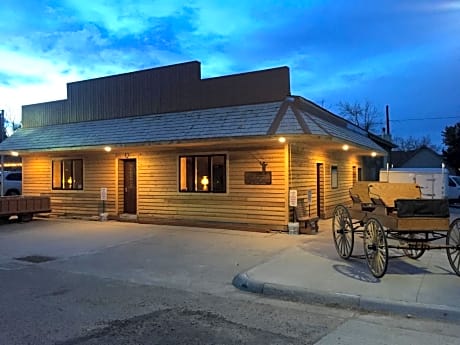 Creekside Downtown Vacation Suites, Only Adults 25 or older