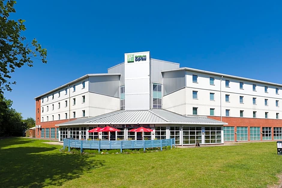 Holiday Inn Express Leigh - Sports Village By IHG