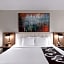 La Quinta Inn & Suites by Wyndham Knoxville Central Papermill