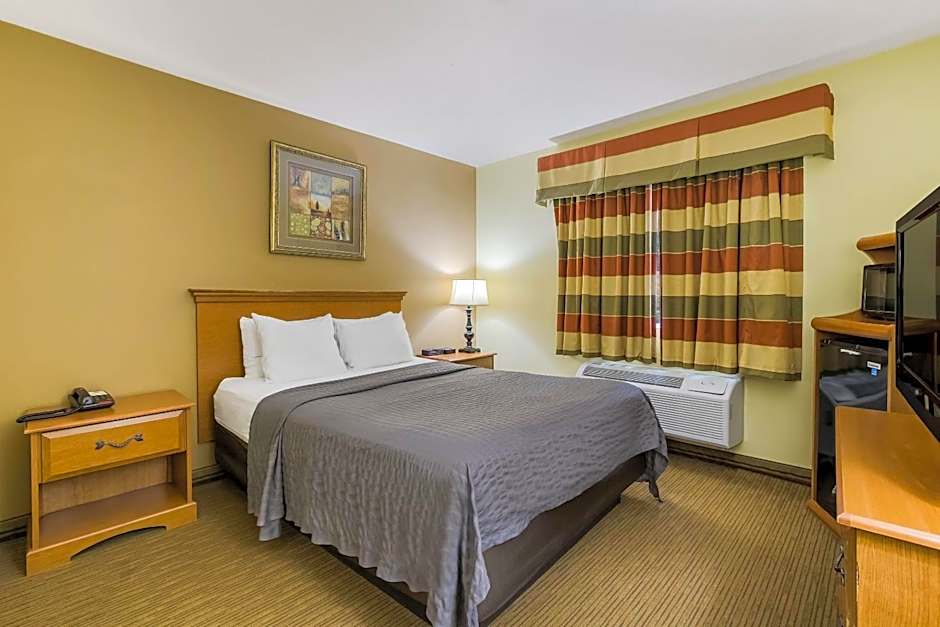 Econo Lodge Inn & Suites Yankton