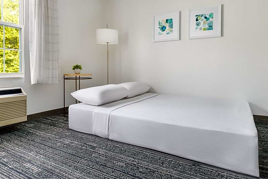 TownePlace Suites by Marriott Manchester-Boston Regional Airport