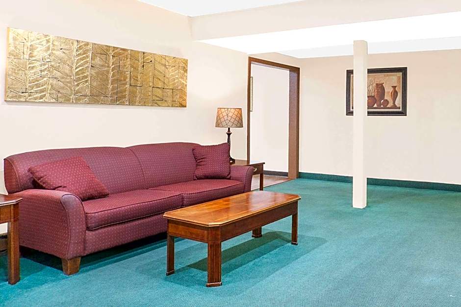 Super 8 by Wyndham Middletown