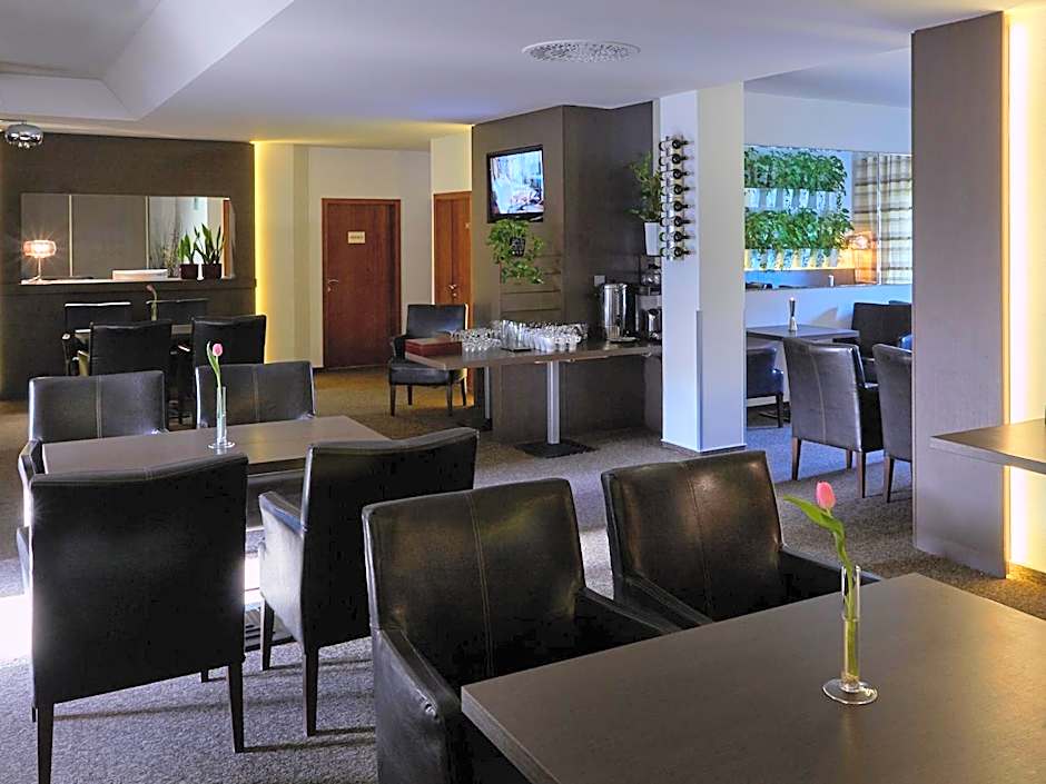 HOTEL CENTRUM with free parking