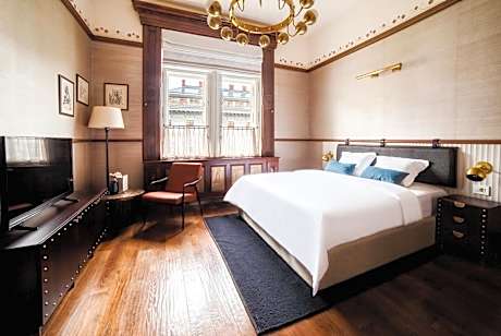 Superior - King Size Bed