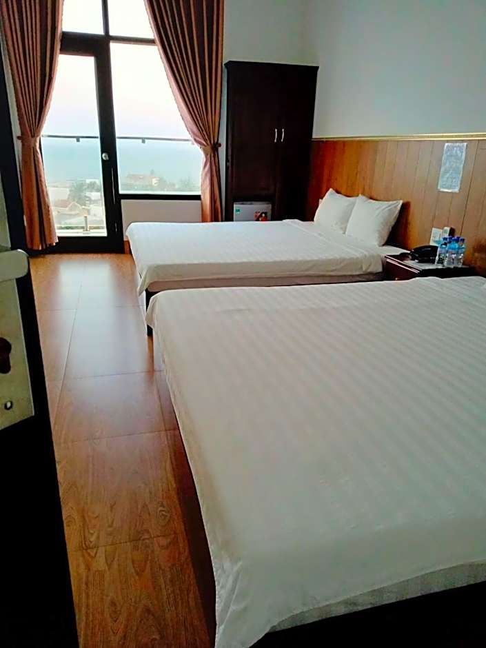 MOON HOTEL