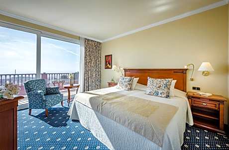 King Suite with Sea View