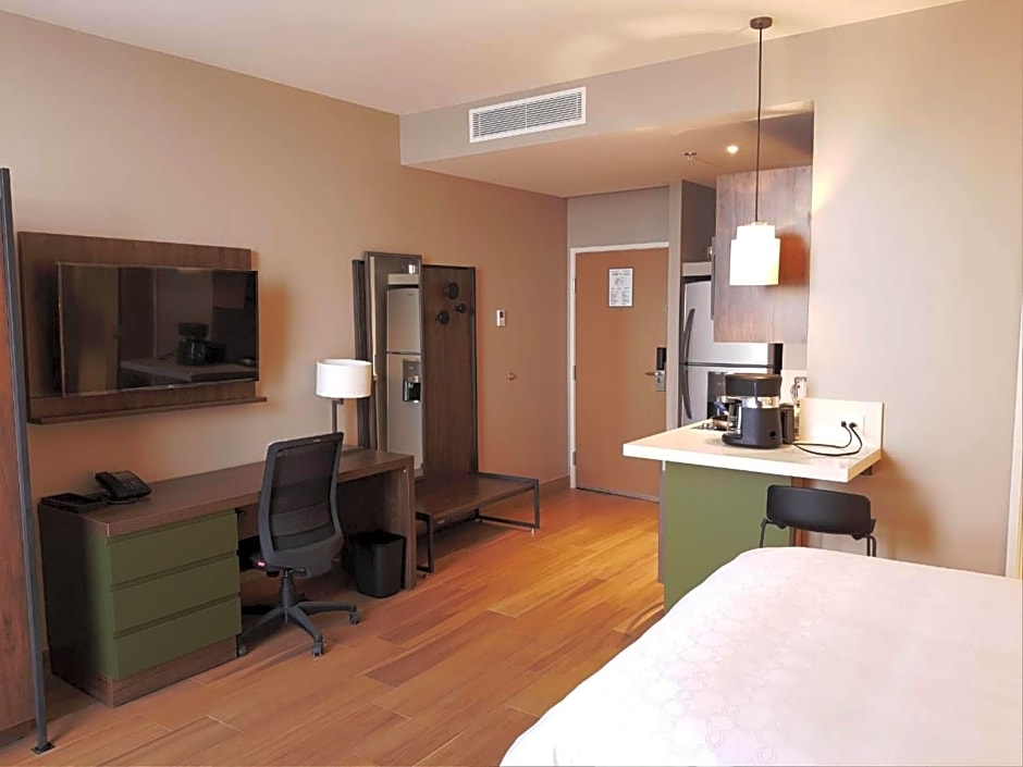 Staybridge Suites Guadalajara Novena By IHG