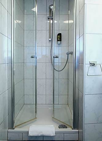 Twin Room with Bathroom