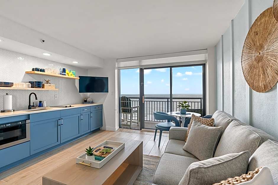 Modern Oceanfront 1 Bedroom Condo, Prime Location, Stunning Views at Beach Cove Resort