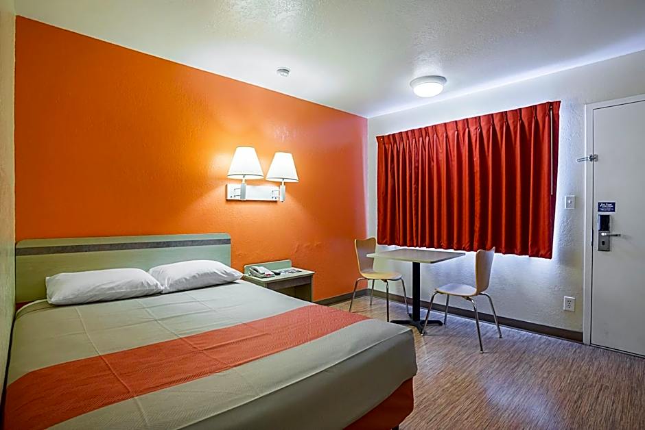 Motel 6-Holbrook, AZ