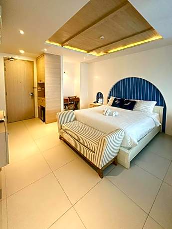 Deluxe Double Room with Bath