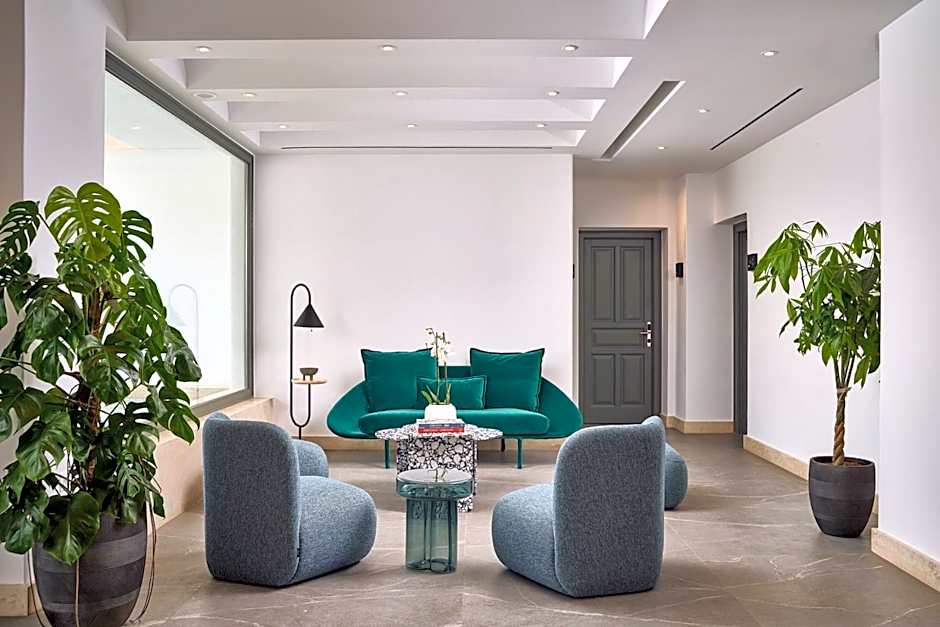 Alleys All-Suite Hotel & Spa