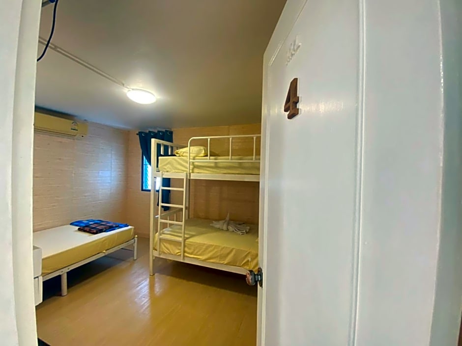 Photo 1 of 4 of Standard Triple Room