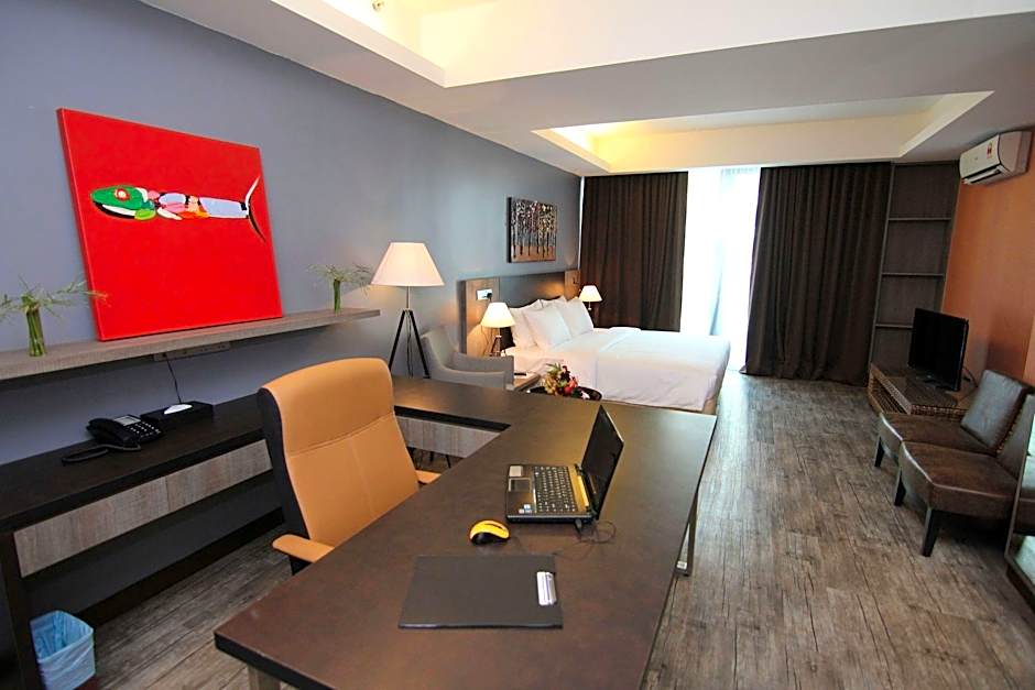 Nexus Regency Suites & Hotel