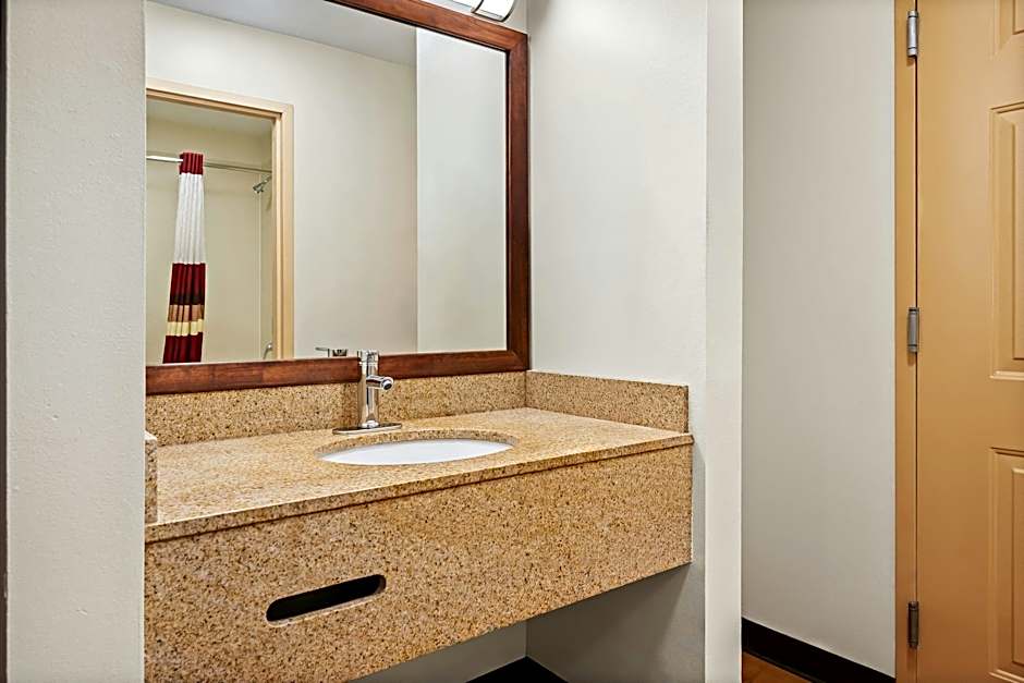 Red Roof Inn & Suites Houma