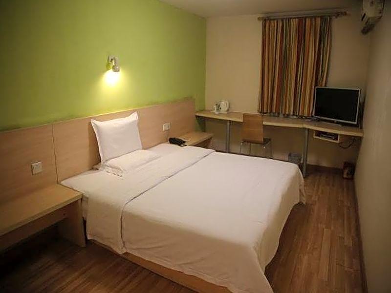 7 Days Inn Shenyang Wu'ai Market Qingnian Park Metro Station