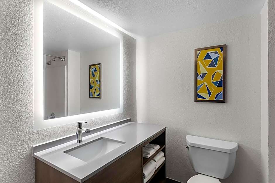 Comfort Suites Austin Airport