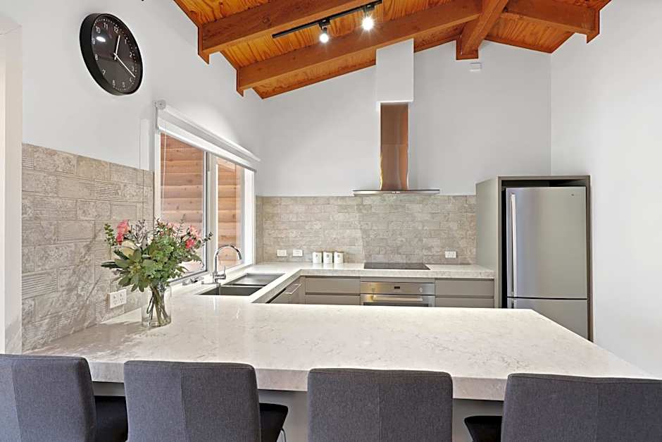 Waves Luxury Suites