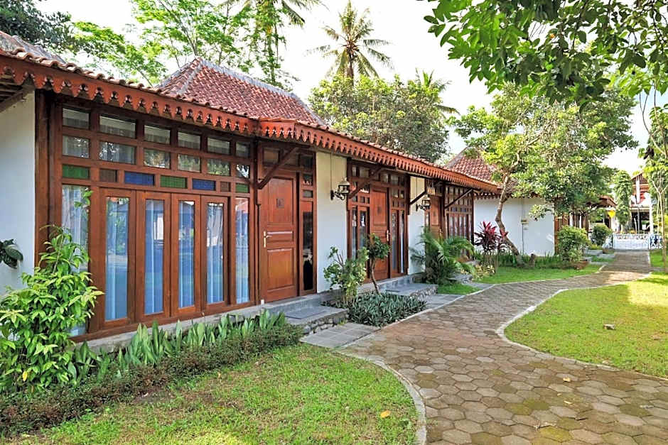 The Nalaya Hotel & Resto