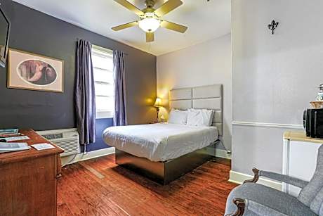 Standard Queen Room