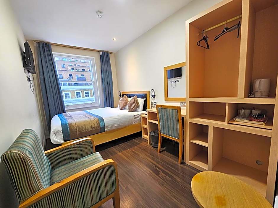 Cromwell International Hotel