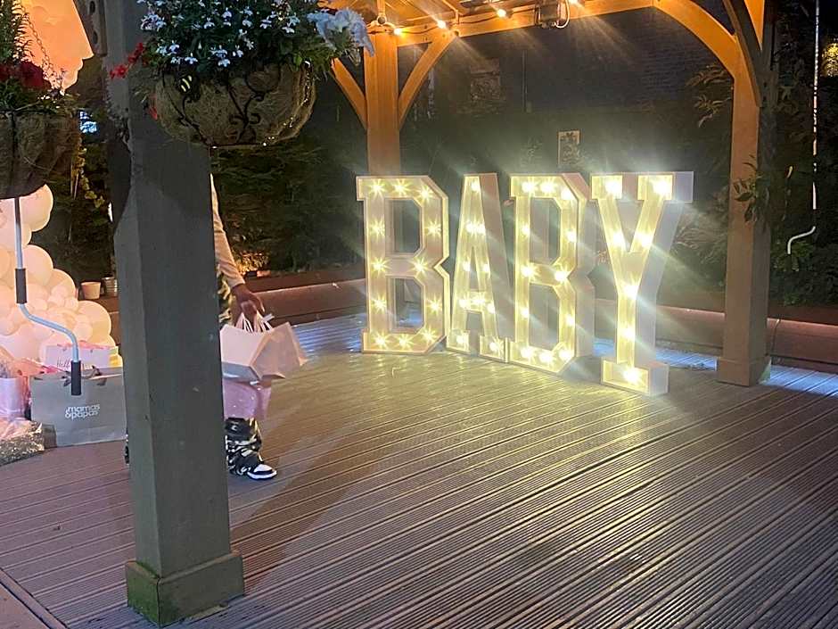 Hendham House - Near Etihad Stadium, CoOp Live Arena, AO Arena, Piccadilly Train Station & Manchester City Centre