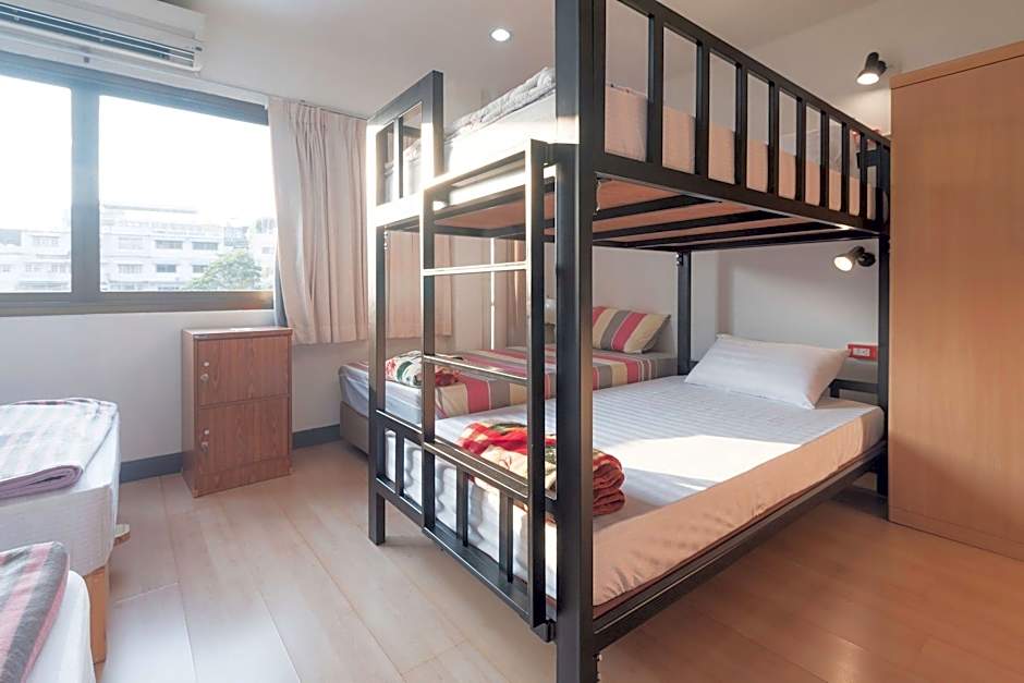 BaanSu Hostel