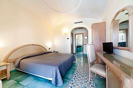 Superior Triple  Room with Pool View