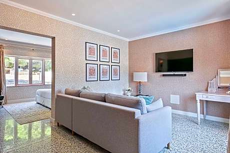 Junior Suite with Pool View