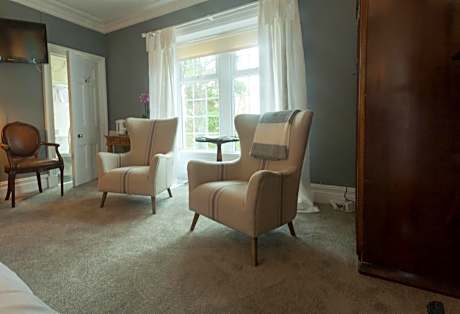 Queen Room with Garden View