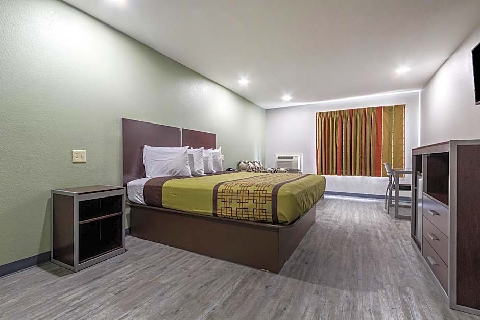 Scottish Inn and Suites Tomball