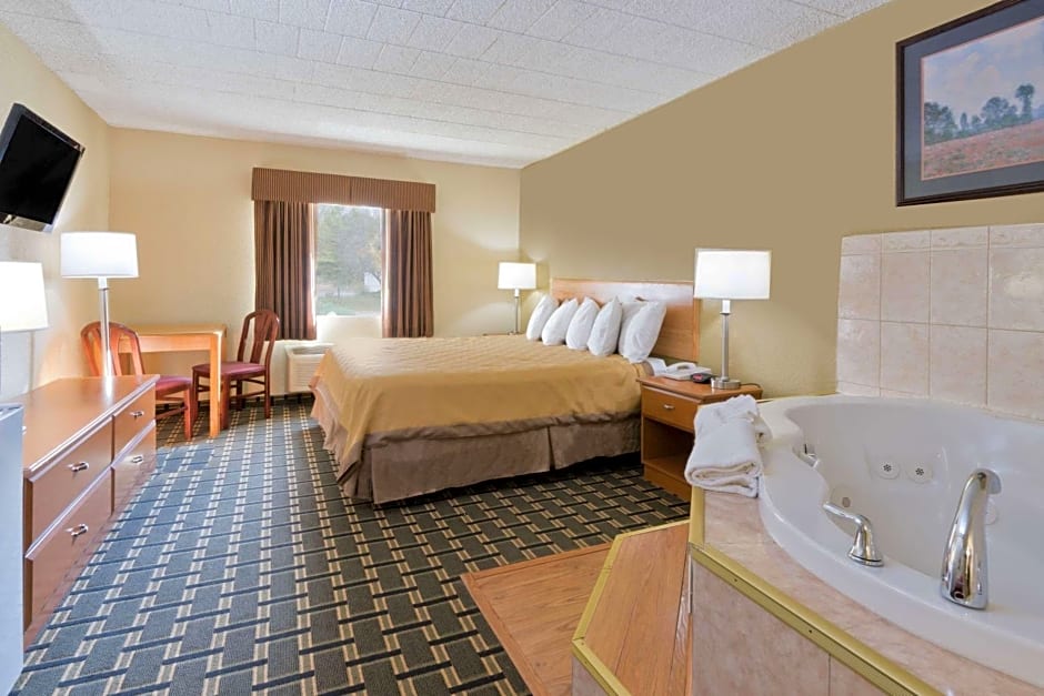 Days Inn by Wyndham Batavia Darien Lake Theme Park