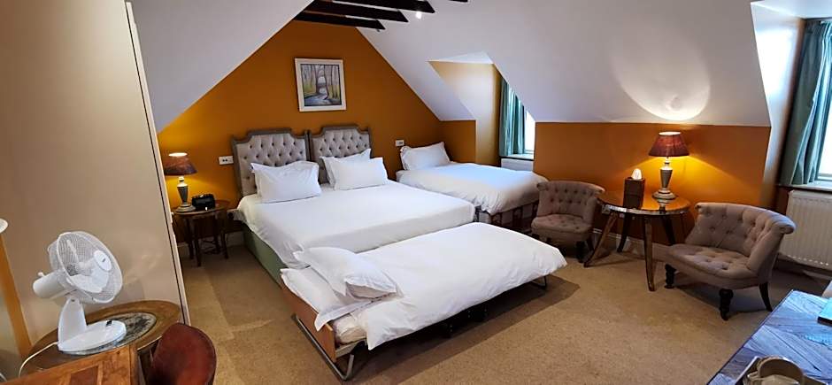 Buccleuch and Queensberry Arms Hotel