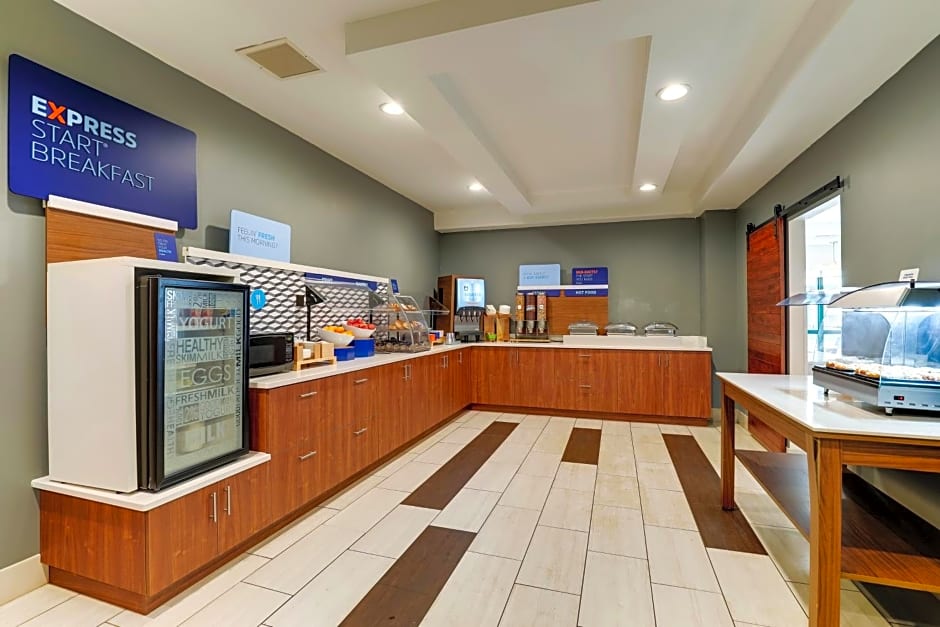 Holiday Inn Express Hotel & Suites Bryan-Montpelier By IHG