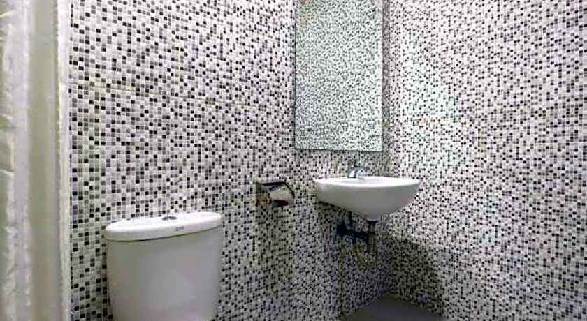 Blitz Hotel Tanjung Uncang