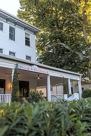 The St Laurent Guest Rooms