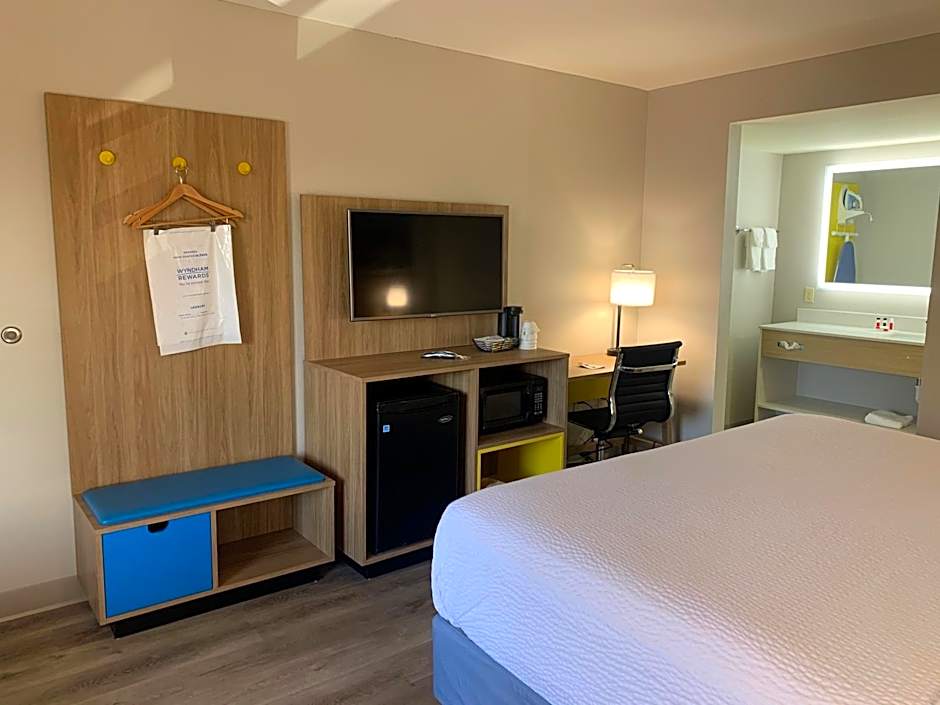 Days Inn by Wyndham Atlanta Stone Mountain